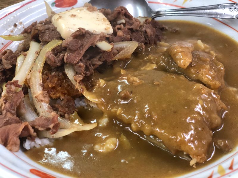 早稲田の牛めし屋 三品食堂 の牛 カツ カレーの破壊力 Alis