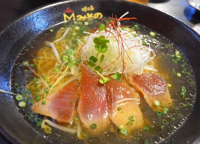 外国人から見た日本の食事 まぐろラーメン Alis